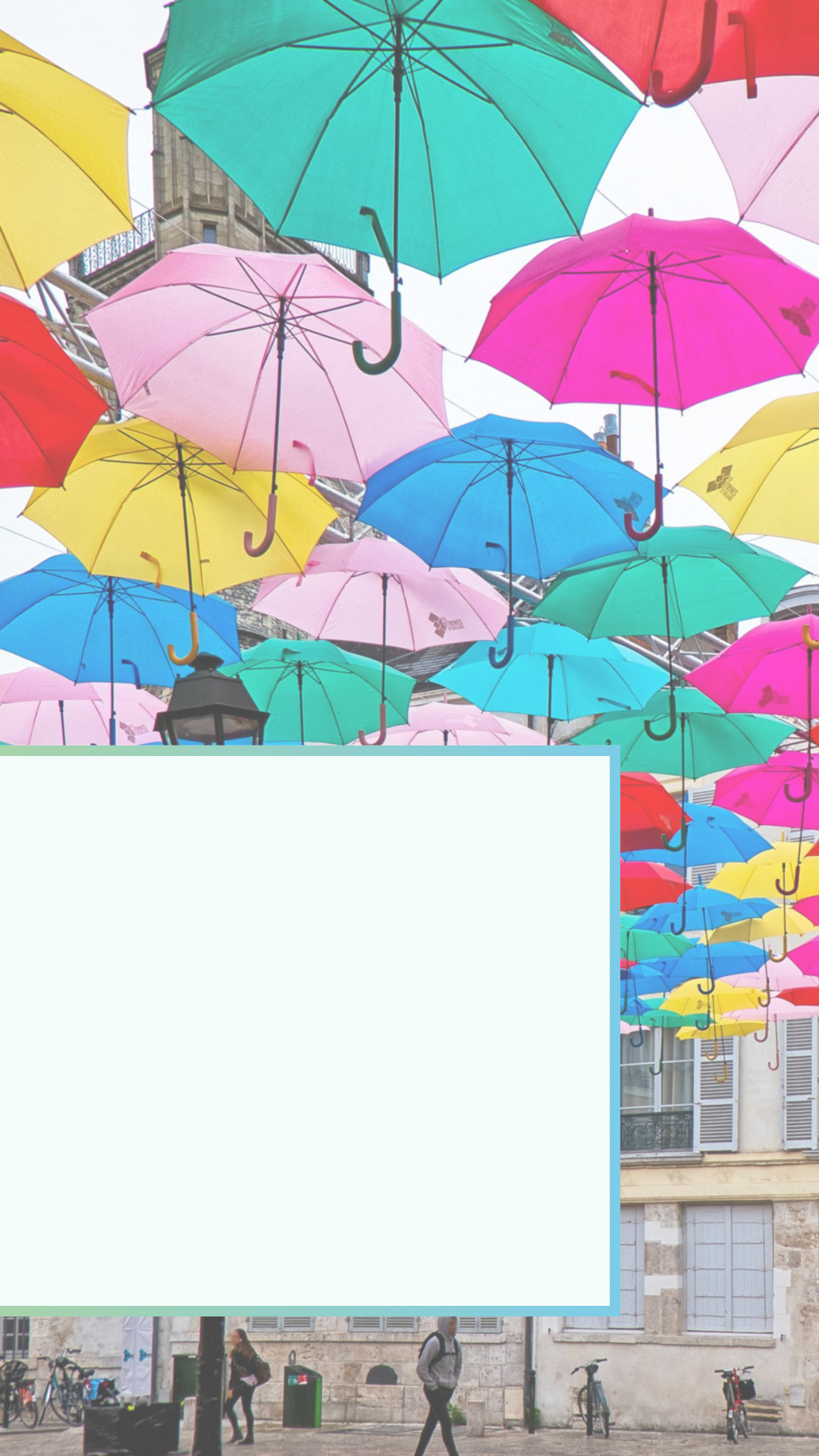 Hintergrund Story Kultur & Kreatives mit vielen fliegenden Regenschirmen in verschiedenen Farben